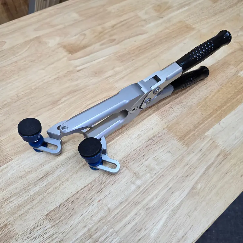 B&D PDR V-03 Panel Plier for Controlled Metal Manipulation